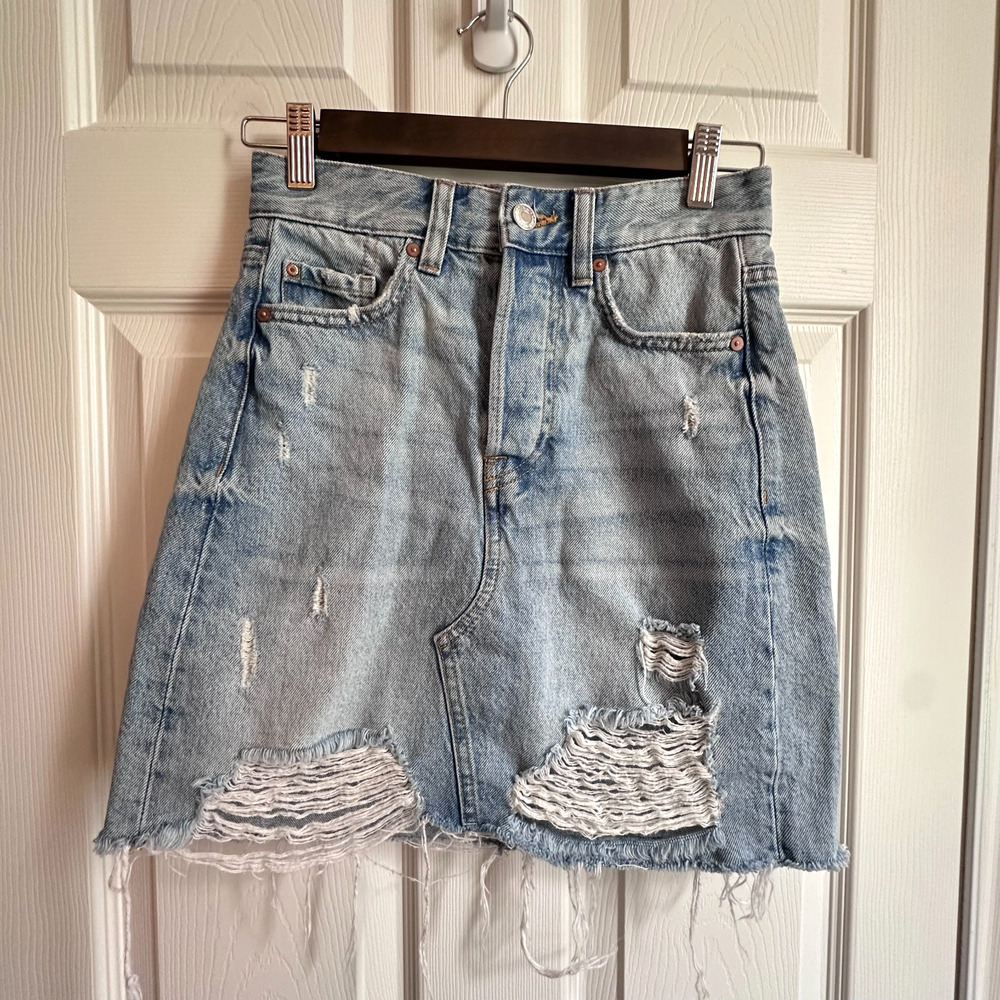 H&M Size 0 Raw Hem Distressed Light Denim Mini Skirt Button Fly Destroyed Frayed